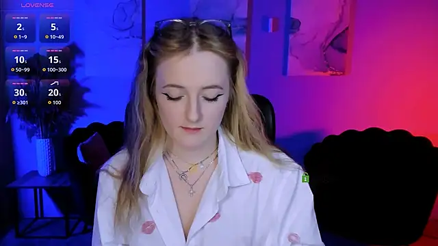 luna berryy online show from 8, 4, 2026