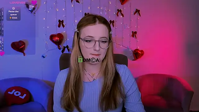 Snapshot of luna_berryy chatting on 8, 5, 2026 luna berryy online show from 8, 5, 2026