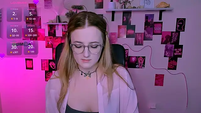 Snapshot of luna_berryy chatting on 19, 5, 2026 luna berryy online show from 19, 5, 2026