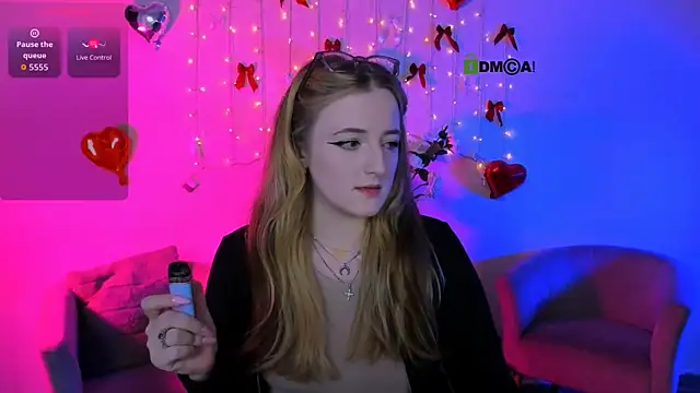 luna berryy online show from 3, 4, 2026