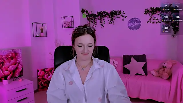 luna berryy online show from 23, 7, 2026