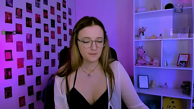 luna berryy online show from 21, 7, 2026