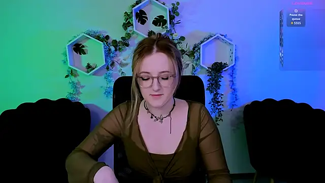 luna berryy online show from 14, 6, 2026