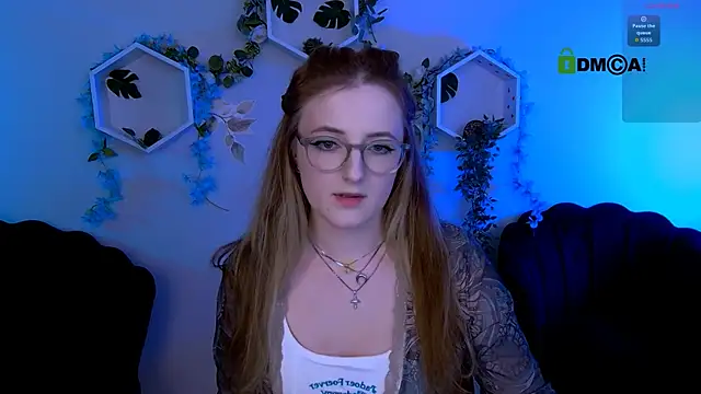 luna berryy online show from 11, 6, 2026