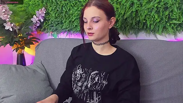 Snapshot of AprilAvery chatting on 18, 3, 2025 AprilAvery online show from 18, 3, 2025