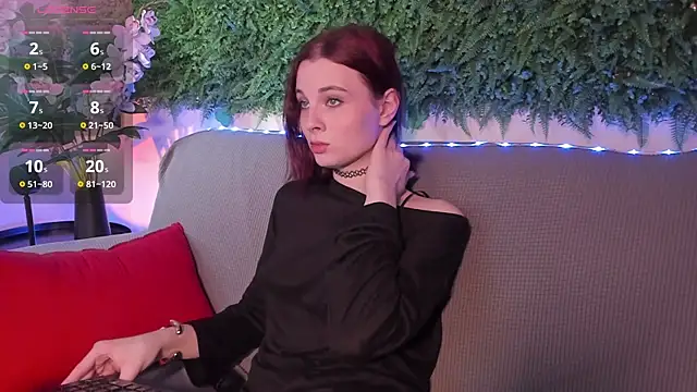 Snapshot of AprilAvery chatting on 27, 2, 2025 AprilAvery online show from 27, 2, 2025