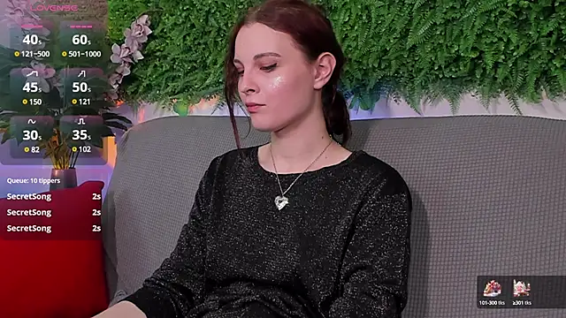 Snapshot of AprilAvery chatting on 11, 3, 2025 AprilAvery online show from 11, 3, 2025