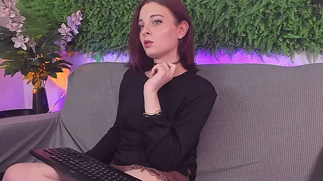 Snapshot of AprilAvery chatting on 14, 3, 2025 AprilAvery online show from 14, 3, 2025