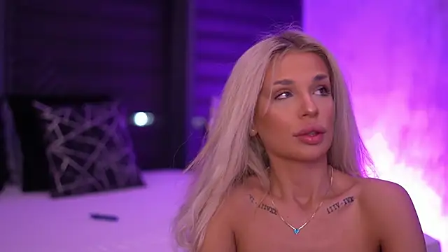 Candy Ivy online show from 10, 10, 2025