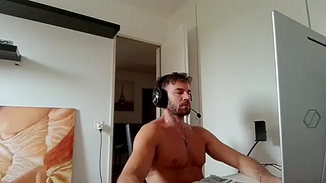Snapshot of alpha-hunk chatting on 19, 7, 2026 alpha-hunk online show from 19, 7, 2026