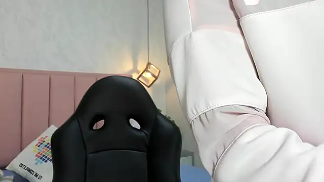 MAYROBERTSS online show from 29, 1, 2025