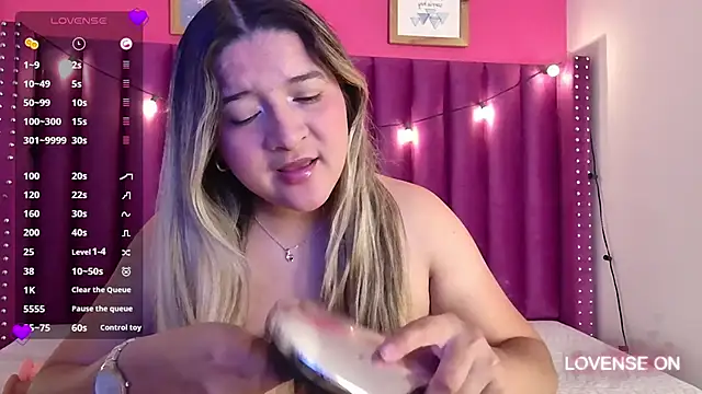 Snapshot of collegepawglovedaddy chatting on 5, 3, 2025 collegepawglovedaddy online show from 5, 3, 2025