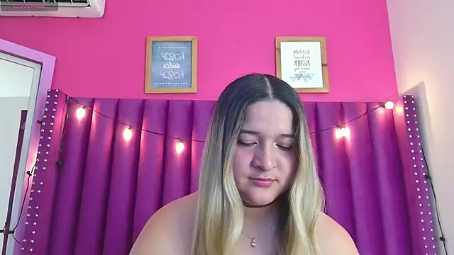 Snapshot of collegepawglovedaddy chatting on 4, 3, 2025 collegepawglovedaddy online show from 4, 3, 2025