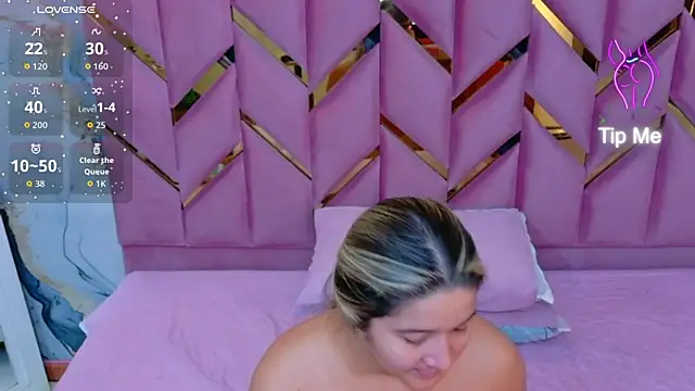 collegepawglovedaddy online show from 8, 4, 2026