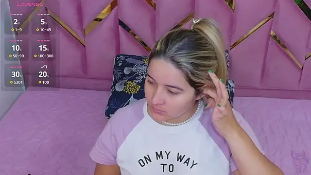 collegepawglovedaddy online show from 17, 4, 2026