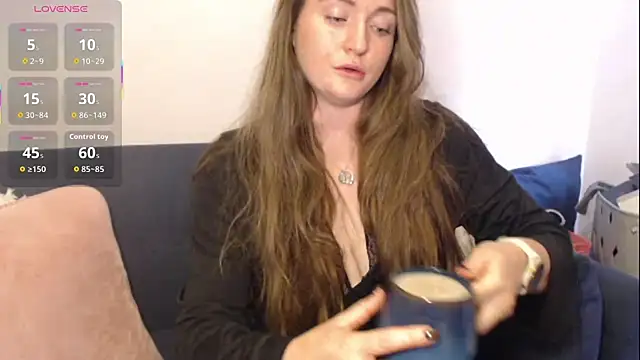 Snapshot of BustyBonnieUK chatting on 21, 10, 2025 BustyBonnieUK online show from 21, 10, 2025