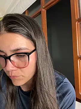 aurora divine online show from 13, 10, 2025