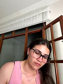 aurora divine online show from 27, 10, 2025