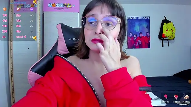 Snapshot of Lucyy-hess chatting on 29, 9, 2025 Lucyy-hess online show from 29, 9, 2025