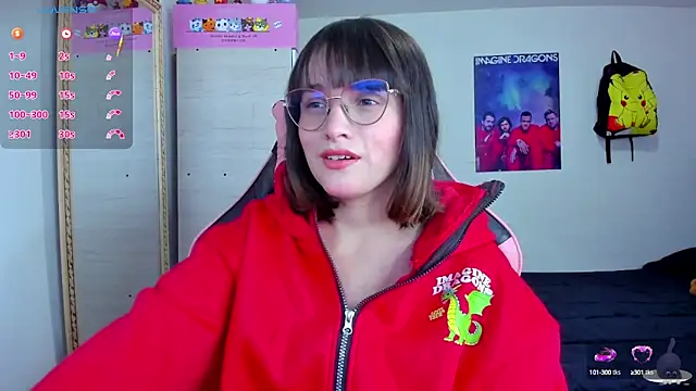 Snapshot of Lucyy-hess chatting on 13, 10, 2025 Lucyy-hess online show from 13, 10, 2025