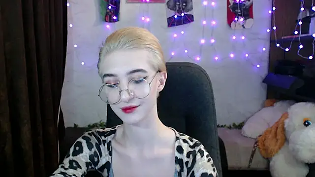 MilanaThorn online show from 6, 1, 2025