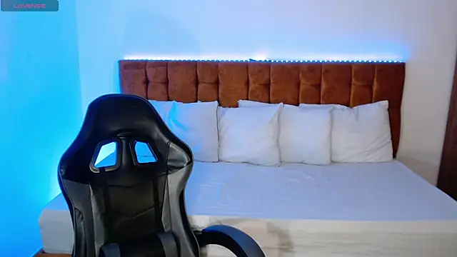 Snapshot of alexiaaross chatting on 19, 10, 2025 alexiaaross online show from 19, 10, 2025