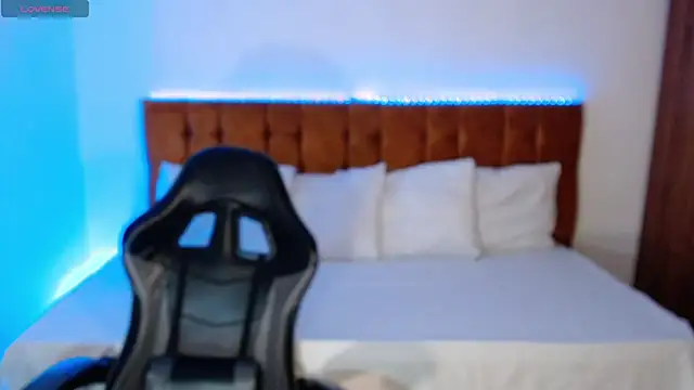 Snapshot of alexiaaross chatting on 24, 10, 2025 alexiaaross online show from 24, 10, 2025