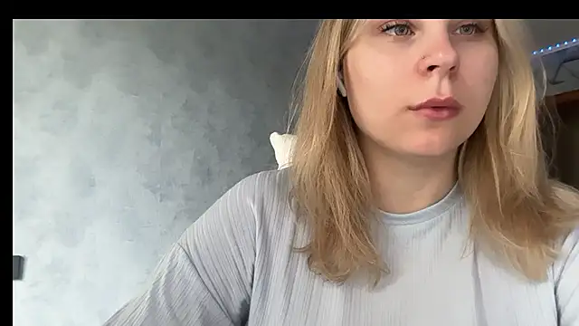 Snapshot of Thalia__Star chatting on 7, 5, 2026 Thalia Star online show from 7, 5, 2026