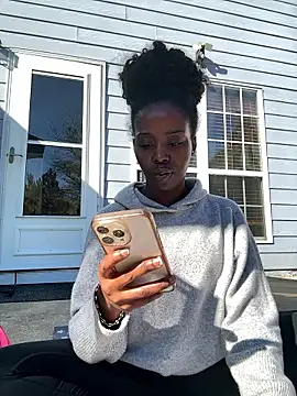 choclatepeaach online show from 13, 1, 2026