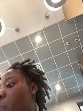 choclatepeaach online show from 2, 3, 2026