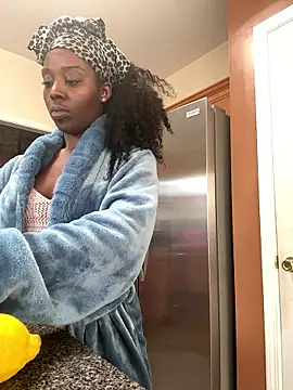 choclatepeaach online show from 8, 1, 2026