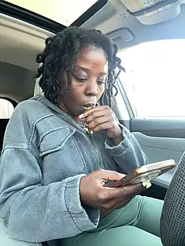 choclatepeaach online show from 20, 3, 2026