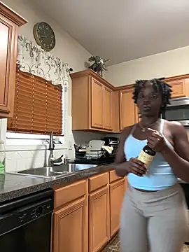 choclatepeaach online show from 18, 4, 2026