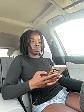 choclatepeaach online show from 13, 4, 2026