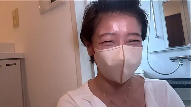 Risa 06 online show from 12, 10, 2025