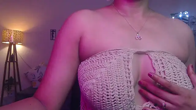 Snapshot of Zonayesha chatting on 28, 10, 2025 Zonayesha online show from 28, 10, 2025