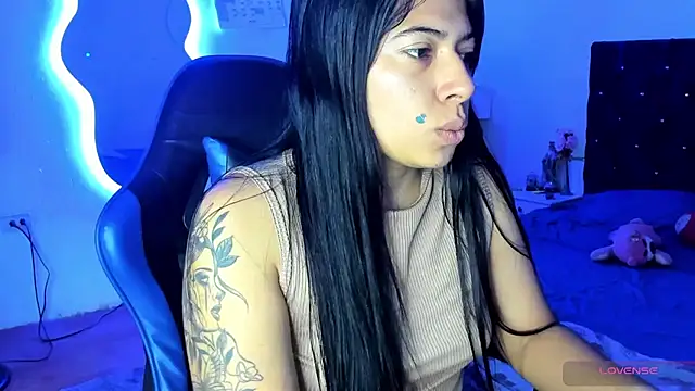 Caro kitty- online show from 17, 12, 2025