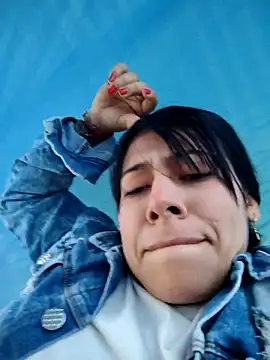 Snapshot of Caro_kitty- chatting on 21, 11, 2025 Caro kitty- online show from 21, 11, 2025