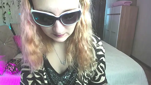 Miss Elsa  online show from 7, 2, 2025