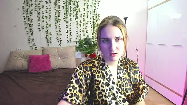 Miss Elsa  online show from 2, 12, 2025