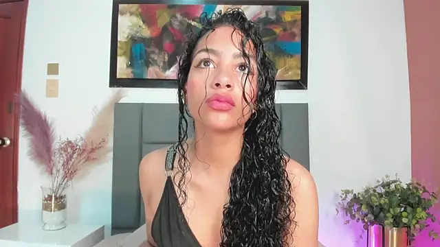 Snapshot of AntonellaHall_ chatting on 5, 3, 2025 AntonellaHall online show from 5, 3, 2025