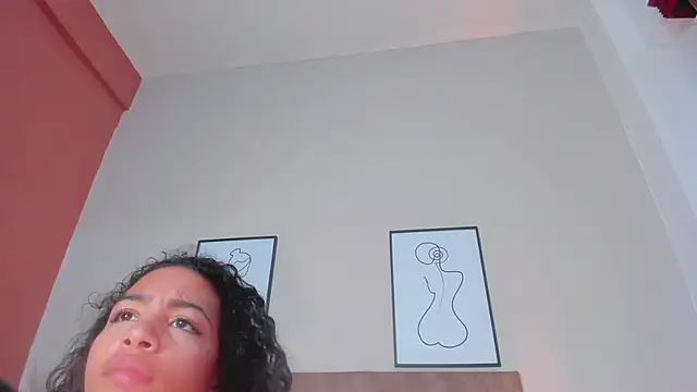 Snapshot of AntonellaHall_ chatting on 21, 3, 2025 AntonellaHall online show from 21, 3, 2025