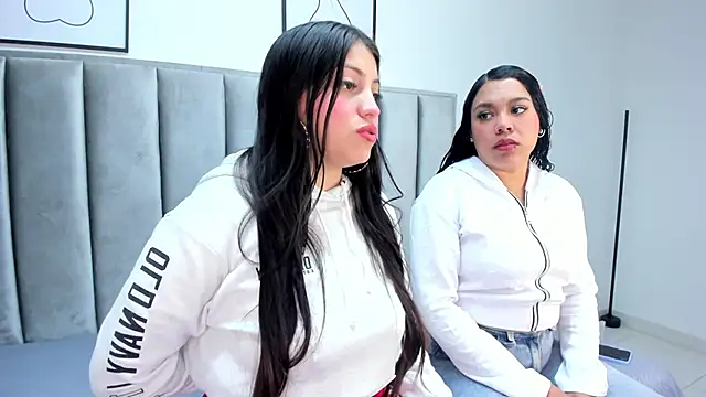 Snapshot of Laiia_Page chatting on 22, 10, 2025 Laiia Page online show from 22, 10, 2025