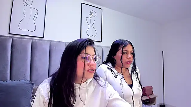 Snapshot of Laiia_Page chatting on 13, 11, 2025 Laiia Page online show from 13, 11, 2025