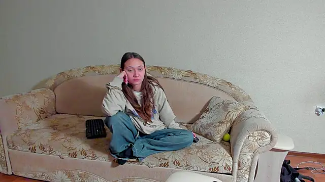 Snapshot of EllaSky_xoxo chatting on 21, 3, 2025 EllaSky xoxo online show from 21, 3, 2025