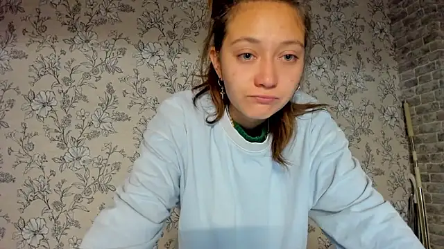 Snapshot of EllaSky_xoxo chatting on 5, 10, 2025 EllaSky xoxo online show from 5, 10, 2025