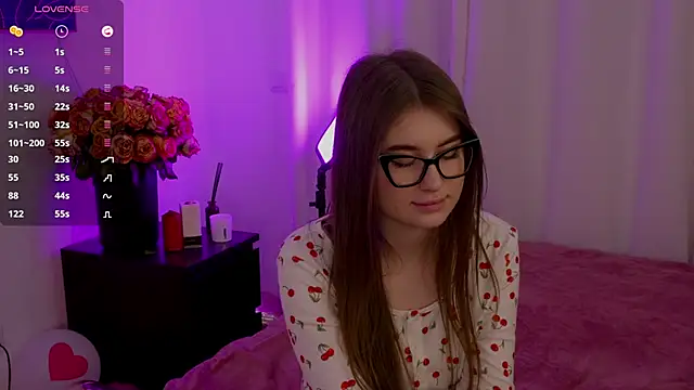 Lilly Colins online show from 21, 2, 2025