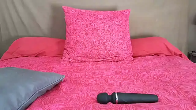 Snapshot of Estrellas_30 chatting on 16, 10, 2025 Estrellas 30 online show from 16, 10, 2025