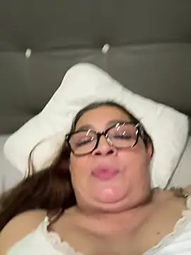 Snapshot of AntonellaAlondra4 chatting on 7, 6, 2026 AntonellaAlondra4 online show from 7, 6, 2026