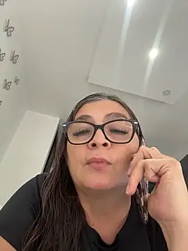 AntonellaAlondra4 online show from 22, 5, 2026
